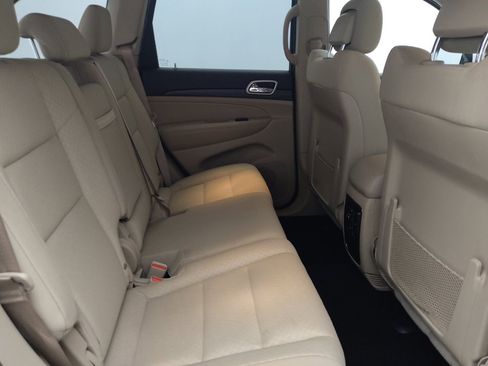 Used 2020 Jeep Grand Cherokee Laredo RWD image 19