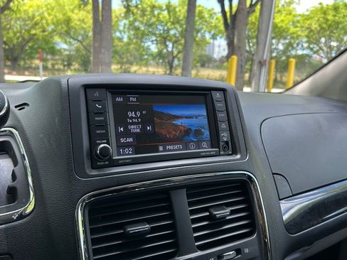 Used 2019 Dodge Grand Caravan SE FWD image 21