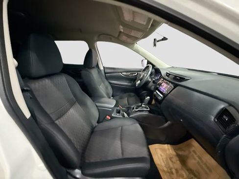 Used 2018 Nissan Rogue SV w/ Premium Package image 27