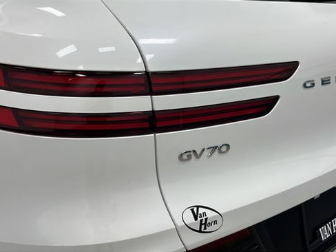 Used 2025 Genesis GV70 2.5T w/ Select Package AWD/4WD image 39