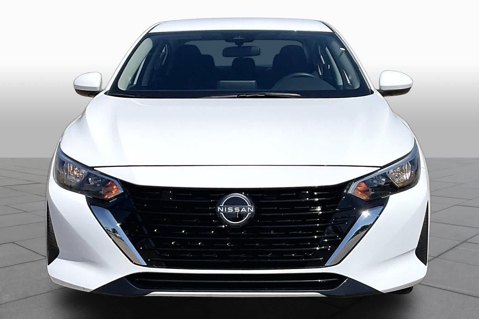 Used 2025 Nissan Sentra SV FWD image 4