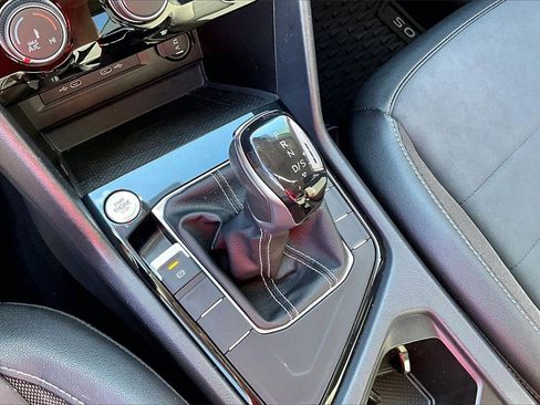 Certified 2023 Volkswagen Taos SE image 28