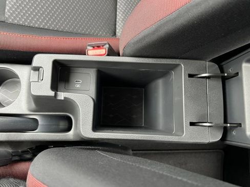 New 2025 Nissan Versa SR w/ Trunk Package FWD image 18