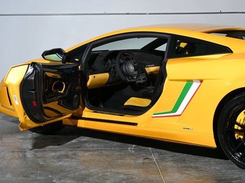 Used 2014 Lamborghini Gallardo LP 570-4 Squadra Corse AWD/4WD image 18