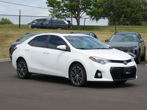 Used 2015 Toyota Corolla S FWD image 4