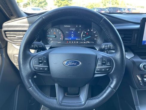 Used 2020 Ford Explorer XLT w/ Comfort Package AWD/4WD image 17