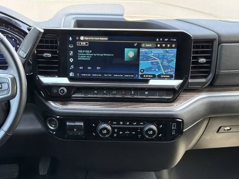 Used 2025 Chevrolet Silverado 1500 LT AWD/4WD image 17