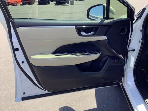 Used 2019 Honda Clarity Plug-In Hybrid image 9