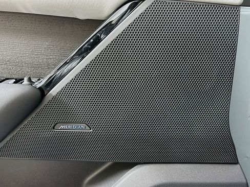 New 2026 Land Rover Range Rover Velar Dynamic SE image 20