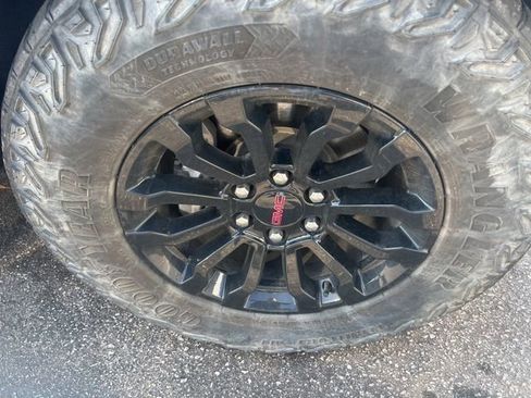 Used 2023 GMC Sierra 1500 AT4X image 3