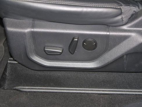 Used 2024 Ford Expedition Max XLT image 22