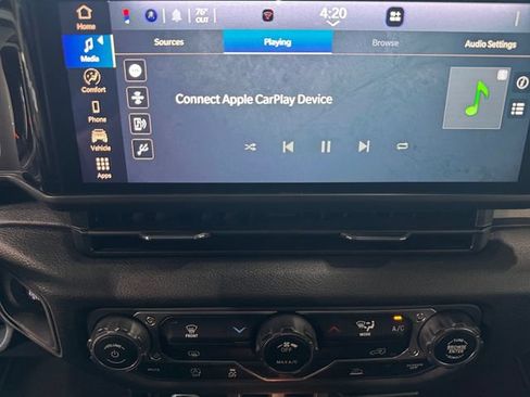 Used 2025 Jeep Wrangler Sport AWD/4WD image 6