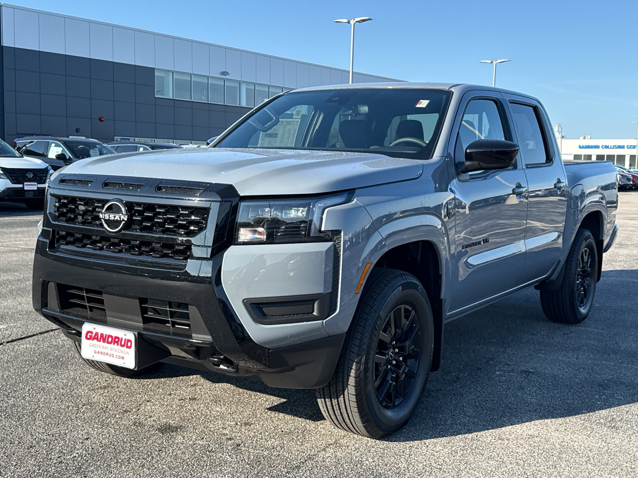 New 2027 Nissan Frontier SV w/ SV Convenience Package AWD/4WD image 2