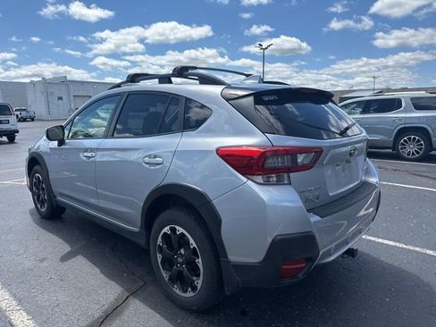 Used 2021 Subaru Crosstrek 2.0i Premium w/ Moonroof Package AWD/4WD image 9