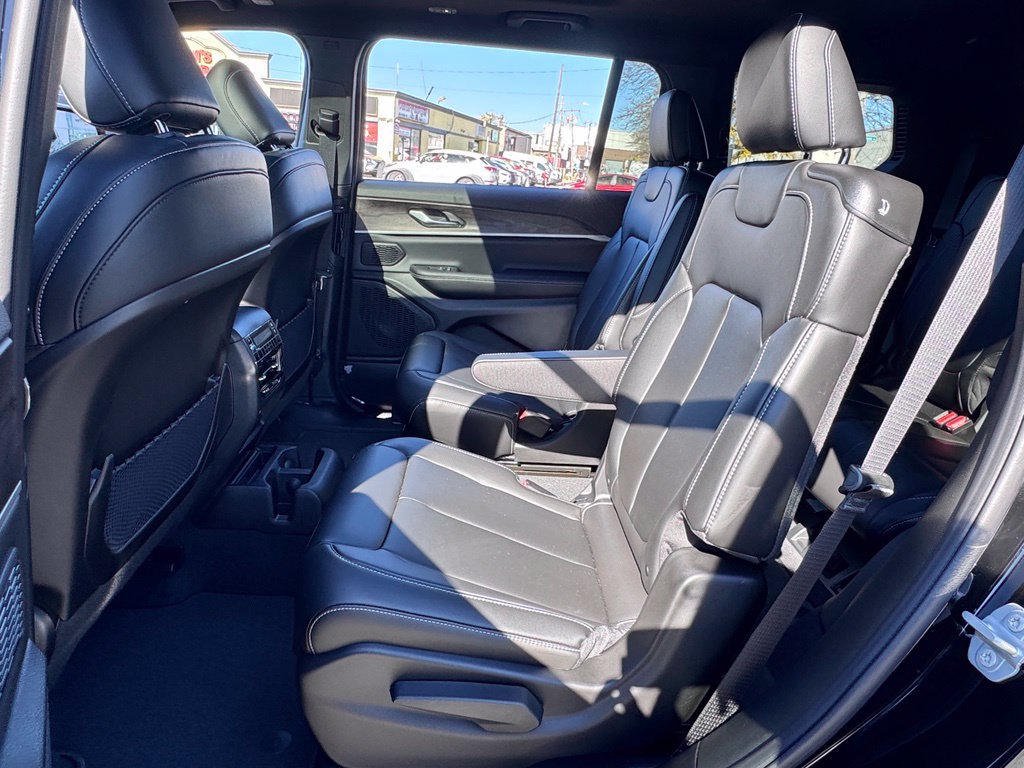 New 2027 Jeep Grand Cherokee L Limited AWD/4WD image 16
