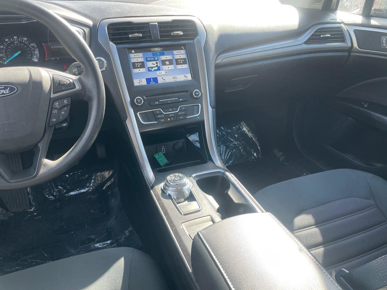 Used 2017 Ford Fusion SE w/ Fusion SE Technology Package FWD image 39