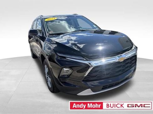 Used 2024 Chevrolet Blazer LT w/ Convenience Package FWD image 3