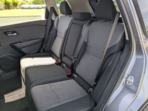 Used 2023 Nissan Rogue SV image 25