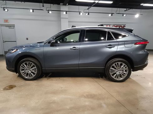 Used 2021 Toyota Venza Limited AWD/4WD image 4