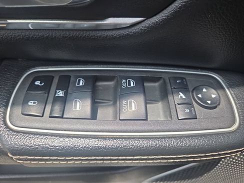 Used 2023 RAM 1500 Laramie AWD/4WD image 17