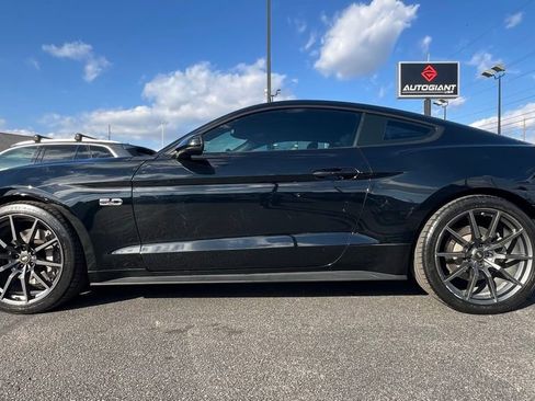 Used 2018 Ford Mustang GT image 3