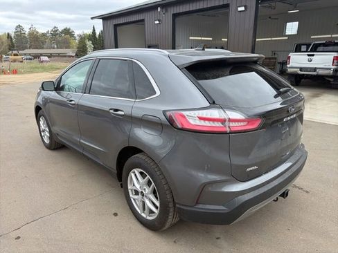 Used 2024 Ford Edge SEL w/ Convenience Package AWD/4WD image 3