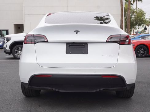 Used 2021 Tesla Model Y Long Range image 4