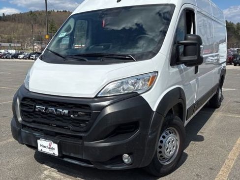 Used 2025 RAM ProMaster 2500 w/ Convenience Group FWD image 3