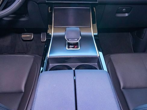 New 2026 Land Rover Range Rover Velar Dynamic SE image 25