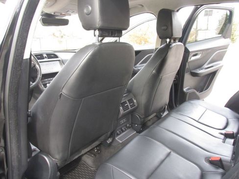 Used 2019 Jaguar F-PACE Premium image 57