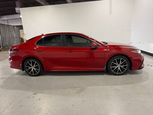 Used 2022 Toyota Camry SE w/ Audio Upgrade Package image 5
