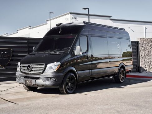 Used 2018 Mercedes-Benz Sprinter 2500 image 5
