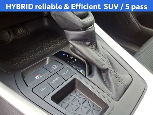 Used 2023 Toyota RAV4 LE FWD image 6