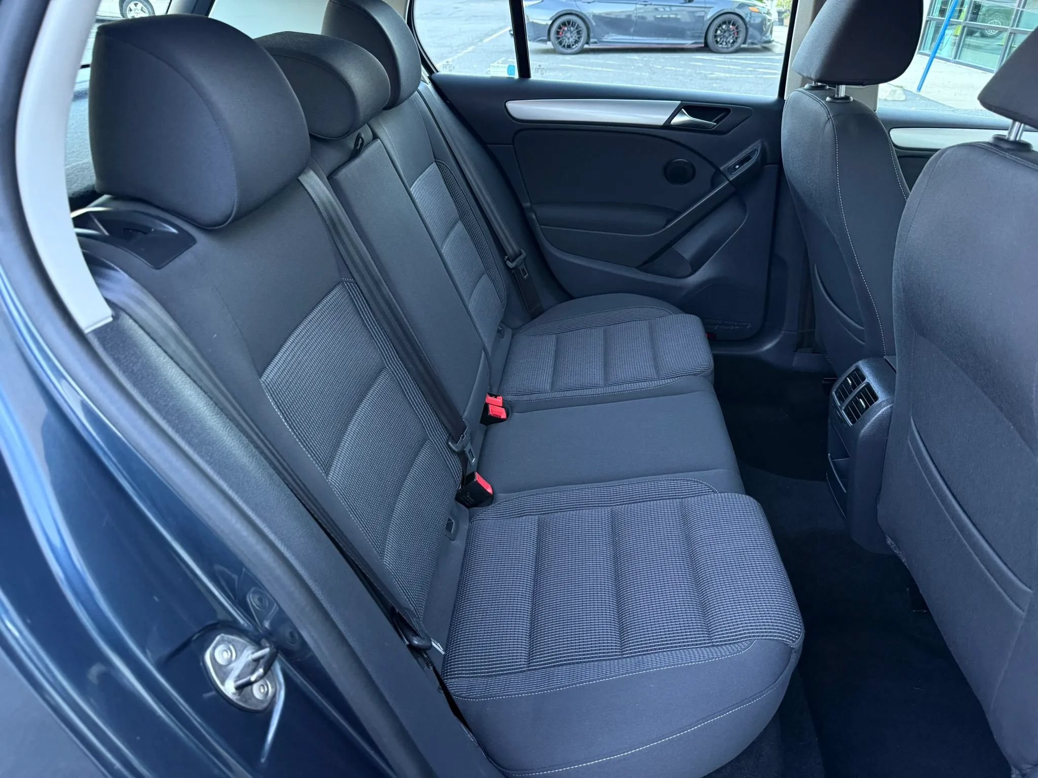 Used 2013 Volkswagen Golf 4-Door FWD image 22