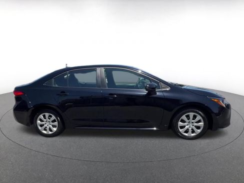 Used 2025 Toyota Corolla LE FWD image 16