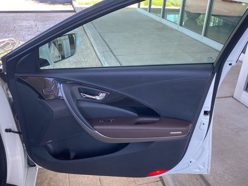 Used 2014 Hyundai Azera Limited w/ Option Group 02 FWD image 19