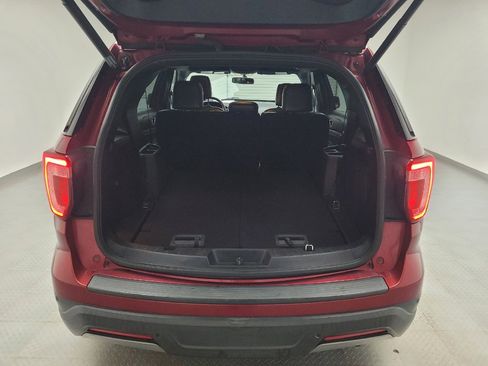 Used 2019 Ford Explorer XLT w/ Equipment Group 202A FWD image 29
