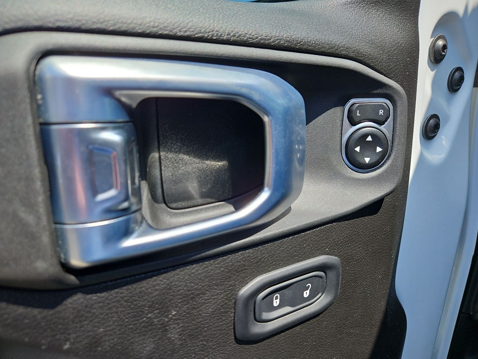 Used 2026 Jeep Gladiator Mojave AWD/4WD image 22