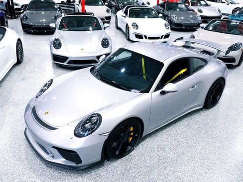 Used 2018 Porsche 911 GT3 RWD image 5