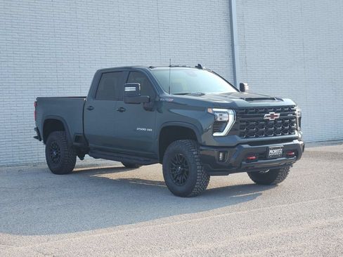 New 2026 Chevrolet Silverado 2500 ZR2 AWD/4WD image 2