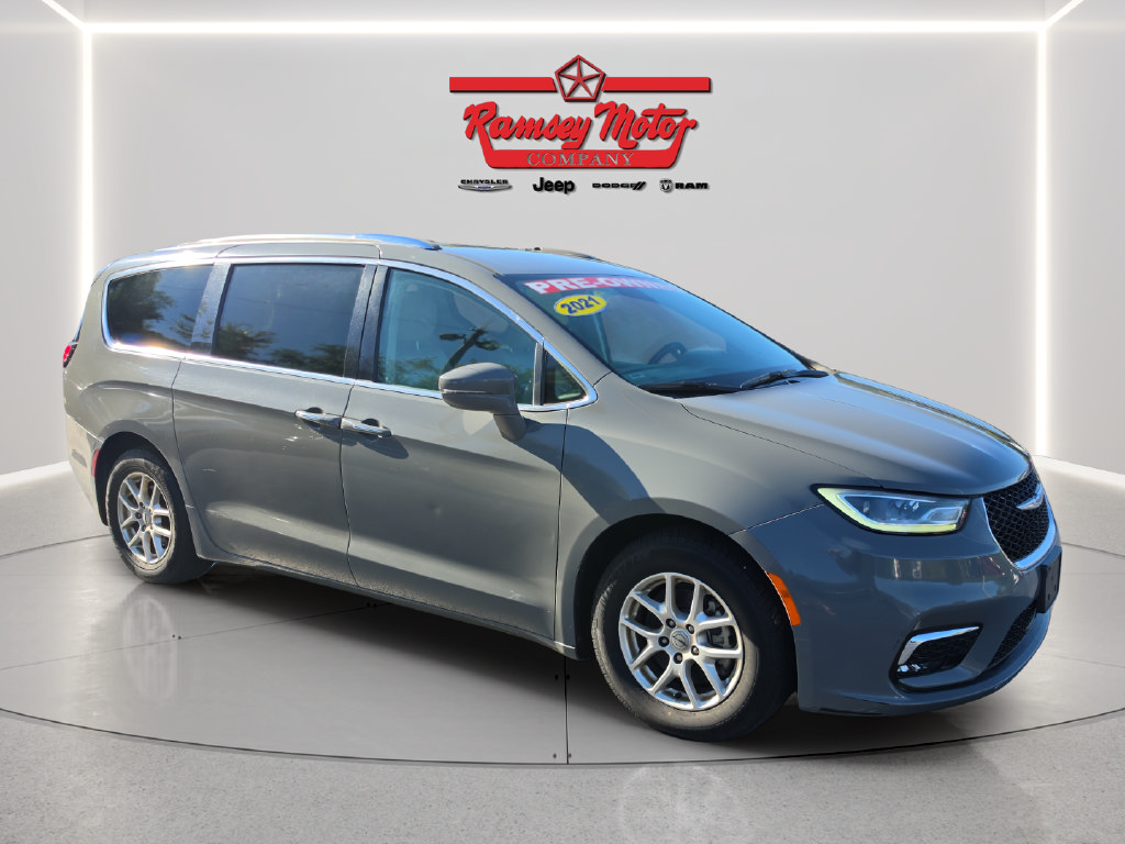 Used 2021 Chrysler Pacifica Touring-L FWD image 7