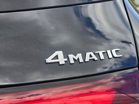 Used 2024 Mercedes-Benz GLC 300 4MATIC w/ Driver Assistance Package image 33