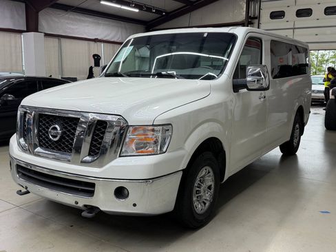 Used 2016 Nissan NV 3500 SL RWD image 5
