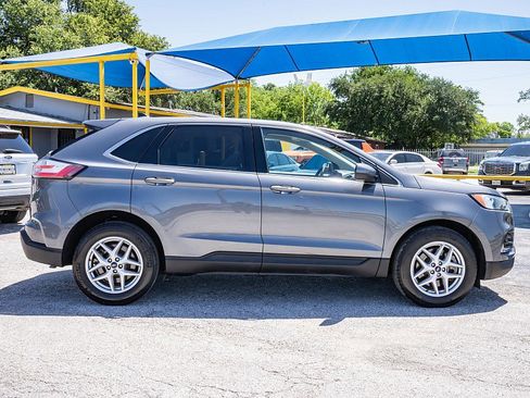 Used 2022 Ford Edge SEL w/ Convenience Package AWD/4WD image 4