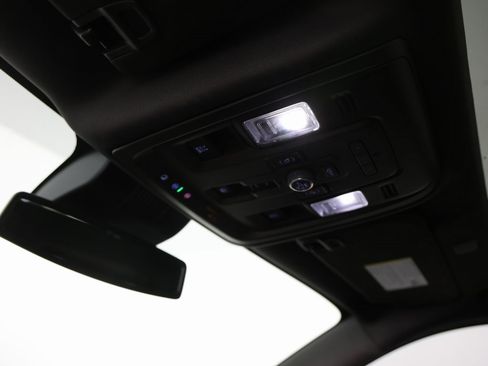 Certified 2023 GMC Yukon XL Denali image 27