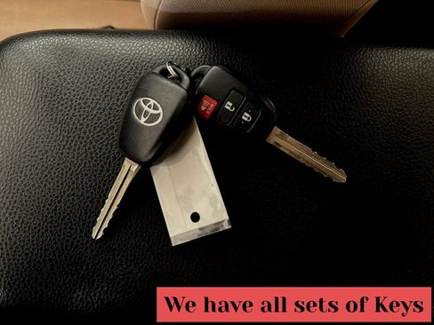 Used 2013 Toyota RAV4 LE AWD/4WD image 34