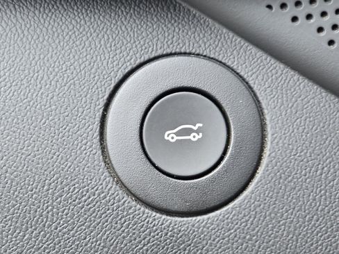 Certified 2022 Chevrolet Camaro SS RWD image 27