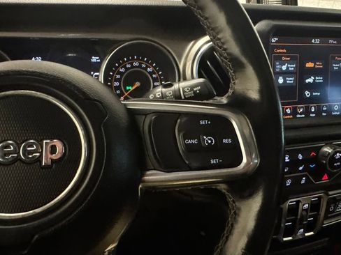 Used 2021 Jeep Wrangler Unlimited Sahara AWD/4WD image 29