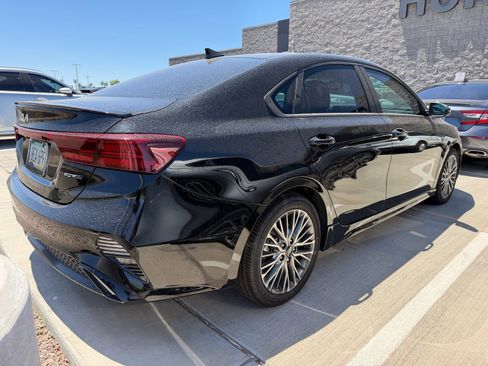 Used 2022 Kia Forte GT-Line w/ GT-Line Premium Package FWD image 3