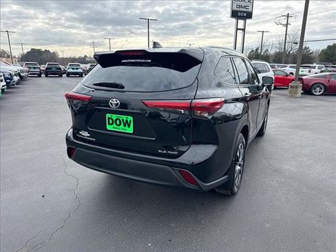 Used 2021 Toyota Highlander XLE image 8
